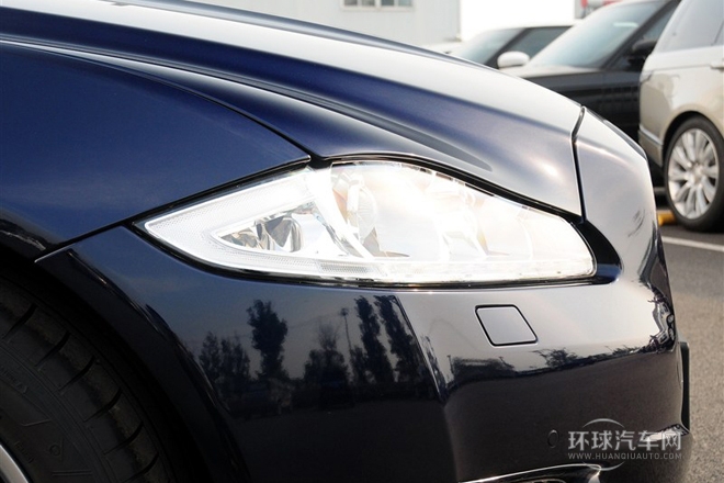 2014款 XJL 2.0T 兩驅全景商務版