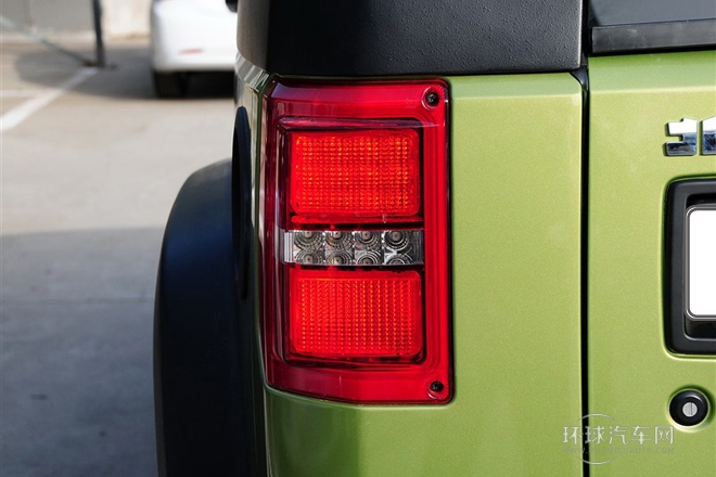 2014款 2.4L 手動(dòng)穿越版