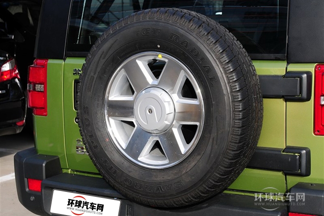 2014款 2.4L 手動穿越版