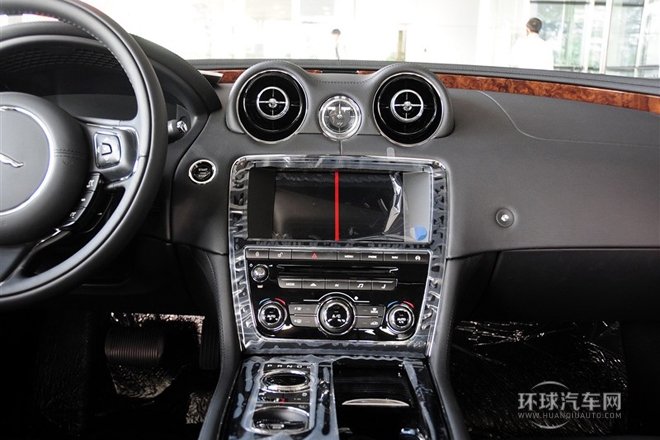 2014款 XJL 2.0T 兩驅全景商務版