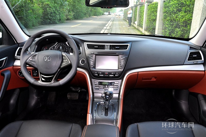 2014款 2.0T 自動豪華型