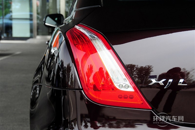 2014款 XJL 2.0T 兩驅尊享商務版