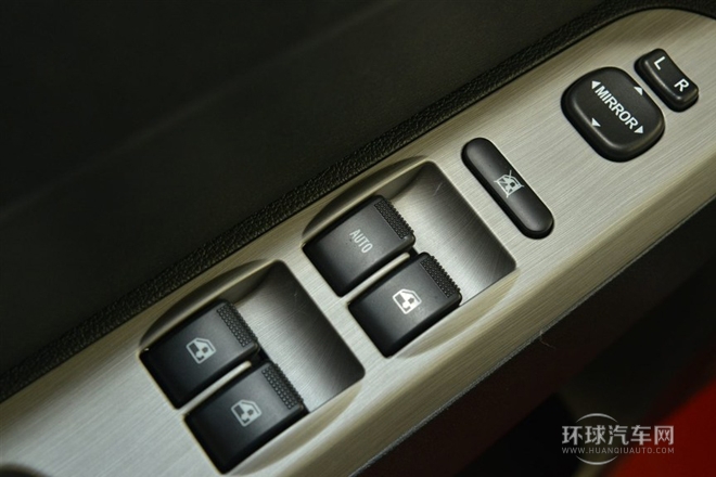 2013款 1.2L 手動舒適型