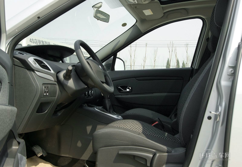 2012款 2.0 風(fēng)景時(shí)尚版