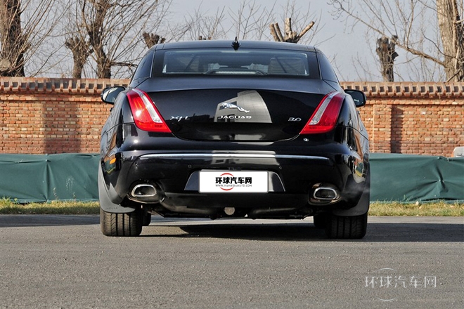 2014款 XJL 3.0 SC 兩驅(qū)旗艦商務(wù)版