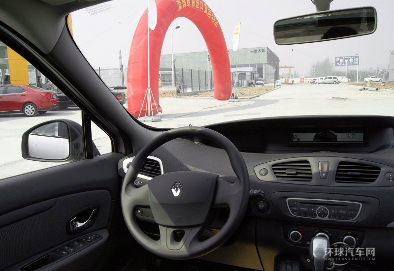 2012款 2.0 風(fēng)景時(shí)尚版