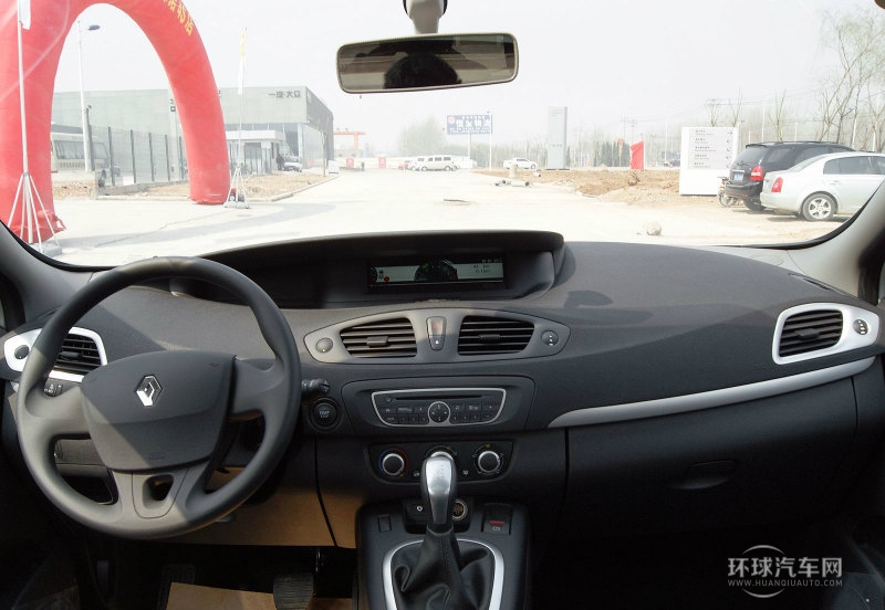 2012款 2.0 風(fēng)景時尚版