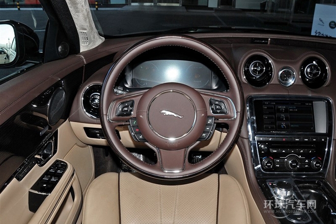 2014款 XJL 3.0 SC 兩驅(qū)旗艦商務(wù)版