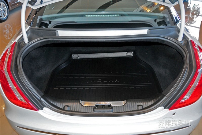 2014款 XJL 3.0 SC 兩驅全景商務版