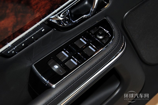 2014款 XJL 3.0 SC 兩驅(qū)全景商務(wù)版