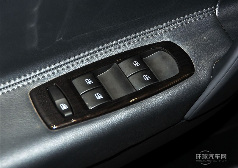 2014款 2.5L 四驅(qū)豪華版