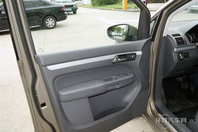 2015款 1.4T 自動豪華版5座