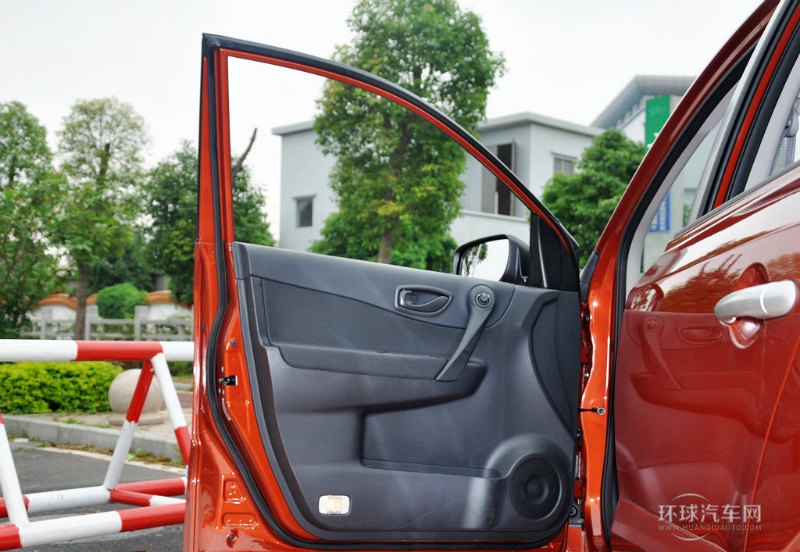 2014款 改款 2.0L 兩驅(qū)標(biāo)準(zhǔn)版