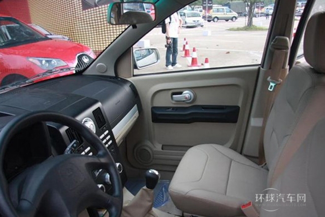 2014款 1.5T 自動(dòng)兩驅(qū)舒適型