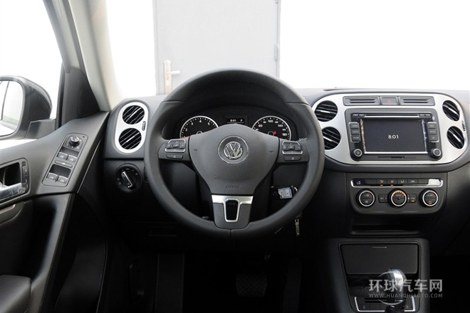 2015款 1.8TSI 自動(dòng)兩驅(qū)30周年紀(jì)念版