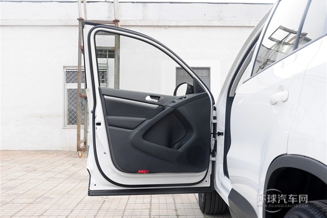 2015款 1.8TSI 自動兩驅(qū)30周年紀念版