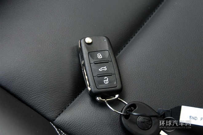 2015款 1.8TSI 自動兩驅(qū)30周年紀(jì)念版