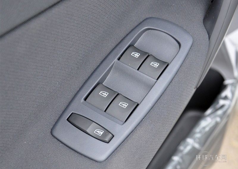 2014款 改款 2.0L 兩驅(qū)時尚版