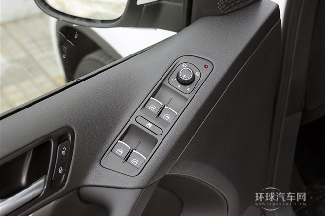 2015款 1.8TSI 自動(dòng)四驅(qū)舒適版