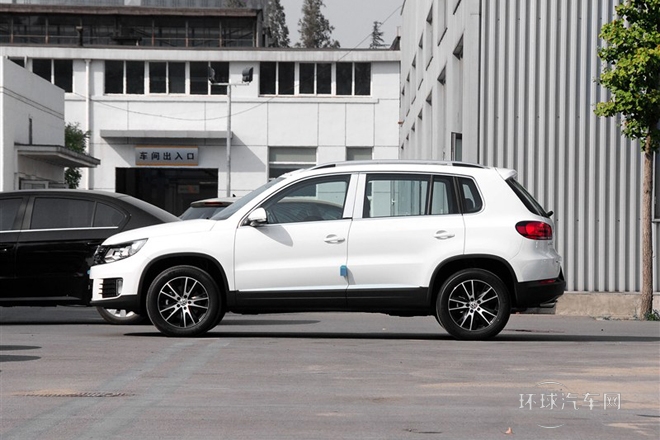 2015款 2.0TSI 自動四驅(qū)豪華版