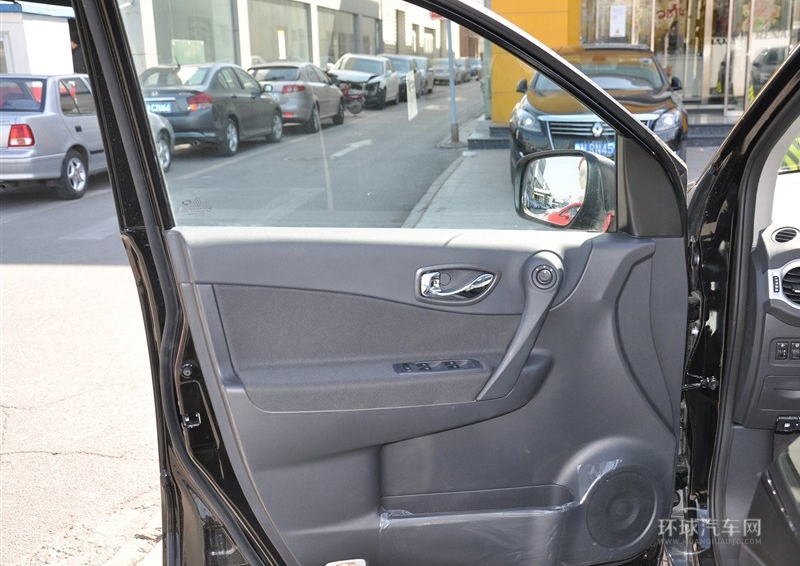 2014款 改款 2.5L 兩驅都市版