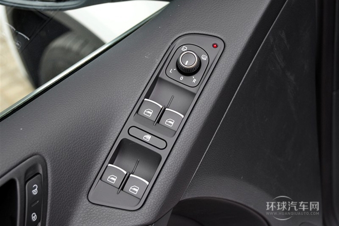 2015款 2.0TSI 自動四驅(qū)旗艦版