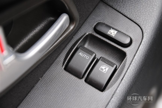 2012款 1.3L基本型