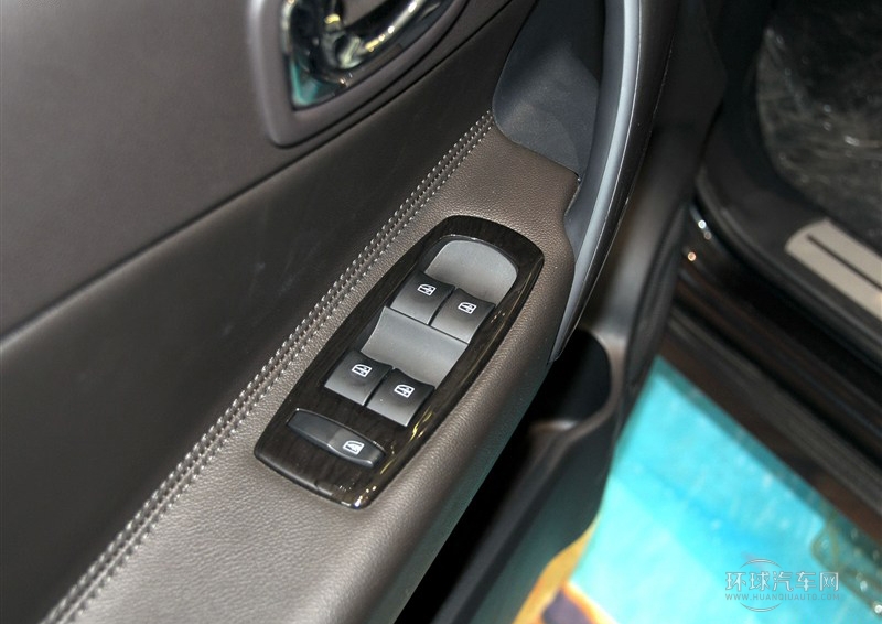 2014款 改款 2.5L 兩驅舒適版