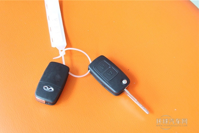 2011款 2.0T商務(wù)豪華型