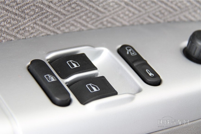 2011款 2.0T商務豪華型