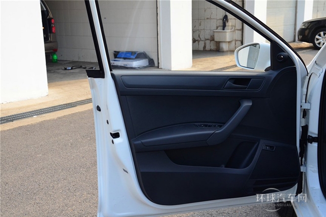 2015款 1.6L 手動舒適版