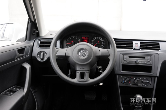 2015款 1.6L 自動(dòng)風(fēng)尚版