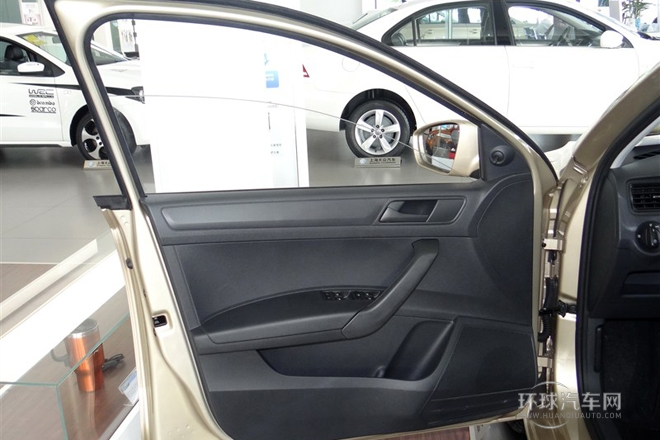 2015款 1.6L 自動風尚版