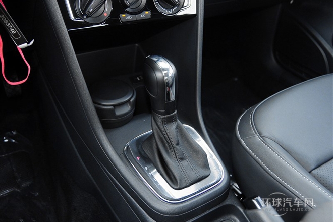 2015款 1.6L 自動(dòng)30周年紀(jì)念版