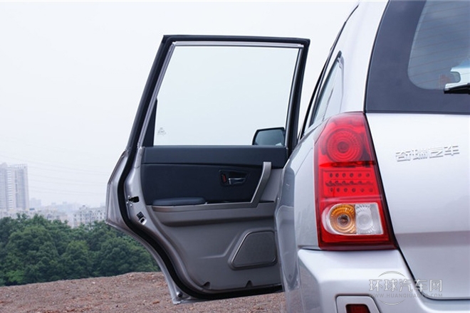 2011款 2.0T 兩驅精英型