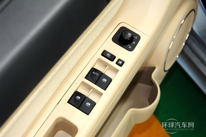 2013款 兩廂 1.5L 手動樂天版