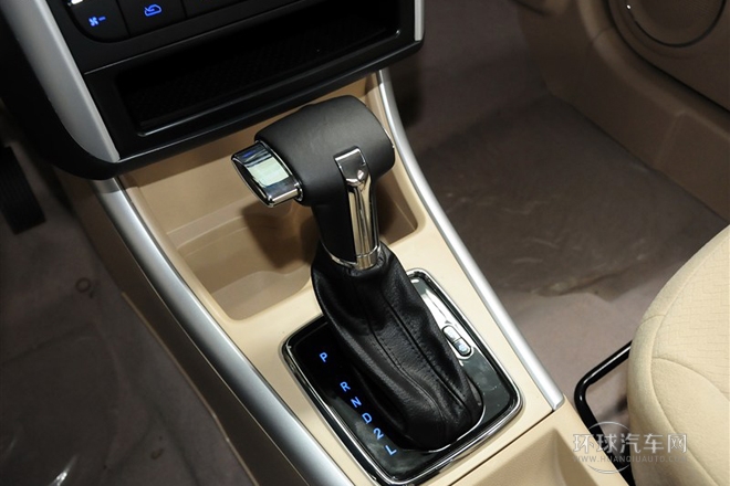 2013款 兩廂 1.5L 自動(dòng)樂(lè)天版