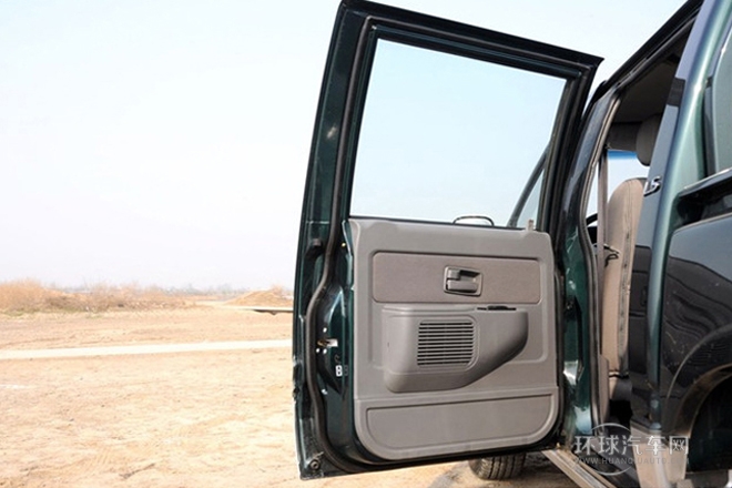 2009款 3.0T四驅 基本型皮卡