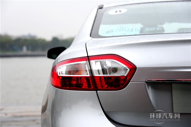 2013款 2.0L 豪華版