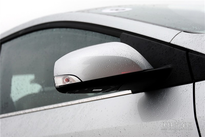 2013款 2.0L 豪華版