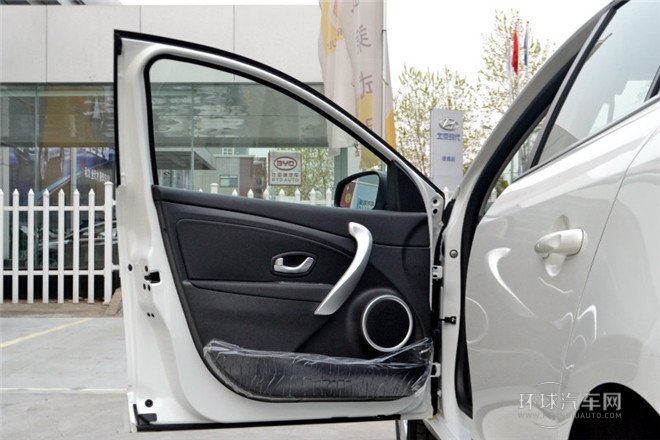 2013款 2.0L 舒適版