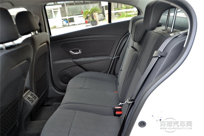 2013款 2.0L 舒適版