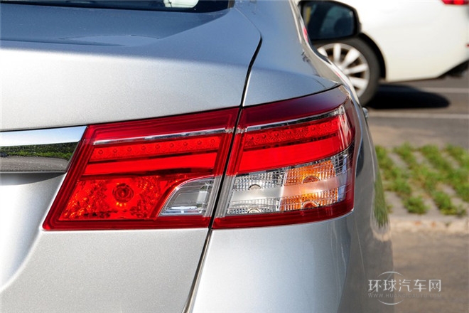 2013款 改款 2.0L 豪華版