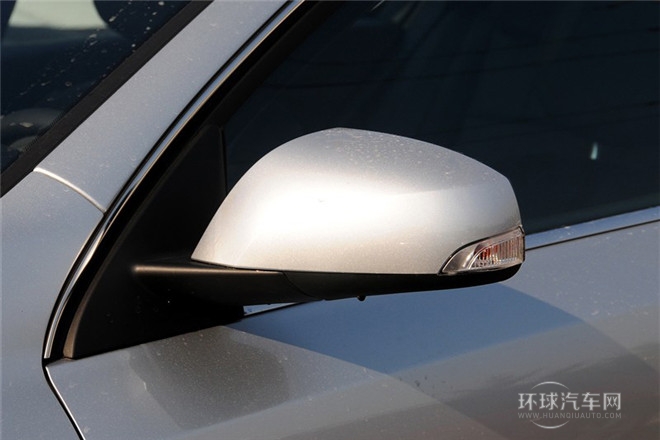 2013款 改款 2.0L 豪華版