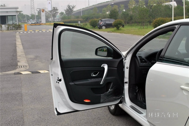 2013款 改款 2.0L 時尚版