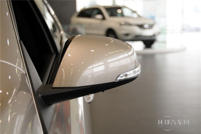 2013款 改款 2.5L 豪華版