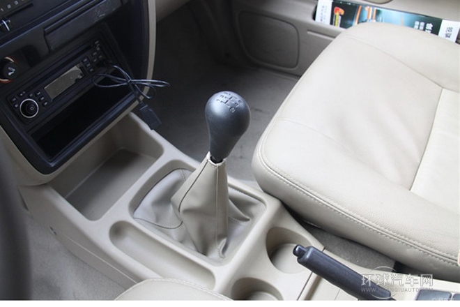 2010款 2.4L汽油兩驅豪華型ZG24