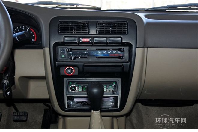 2010款 2.4L汽油兩驅(qū)豪華型ZG24