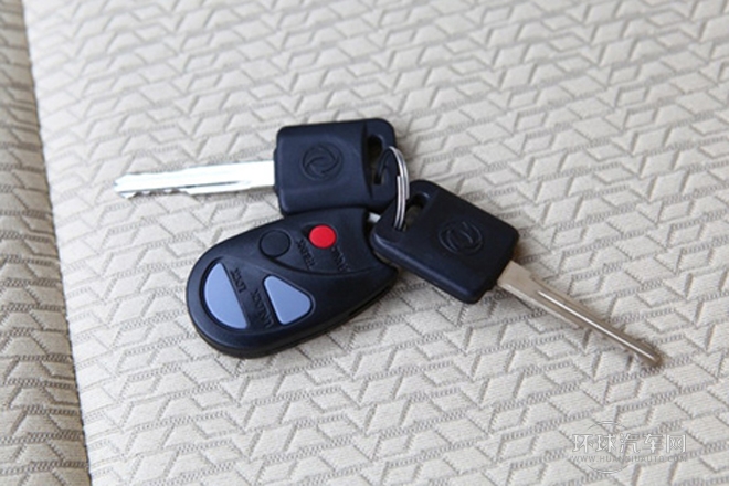 2013款2.4L手動兩驅行政版