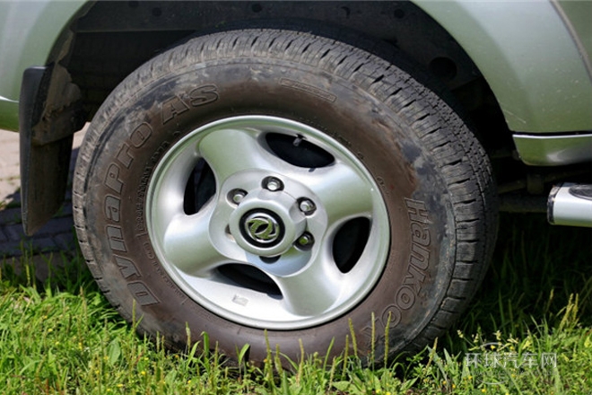 2013款2.4L手動兩驅(qū)行政版